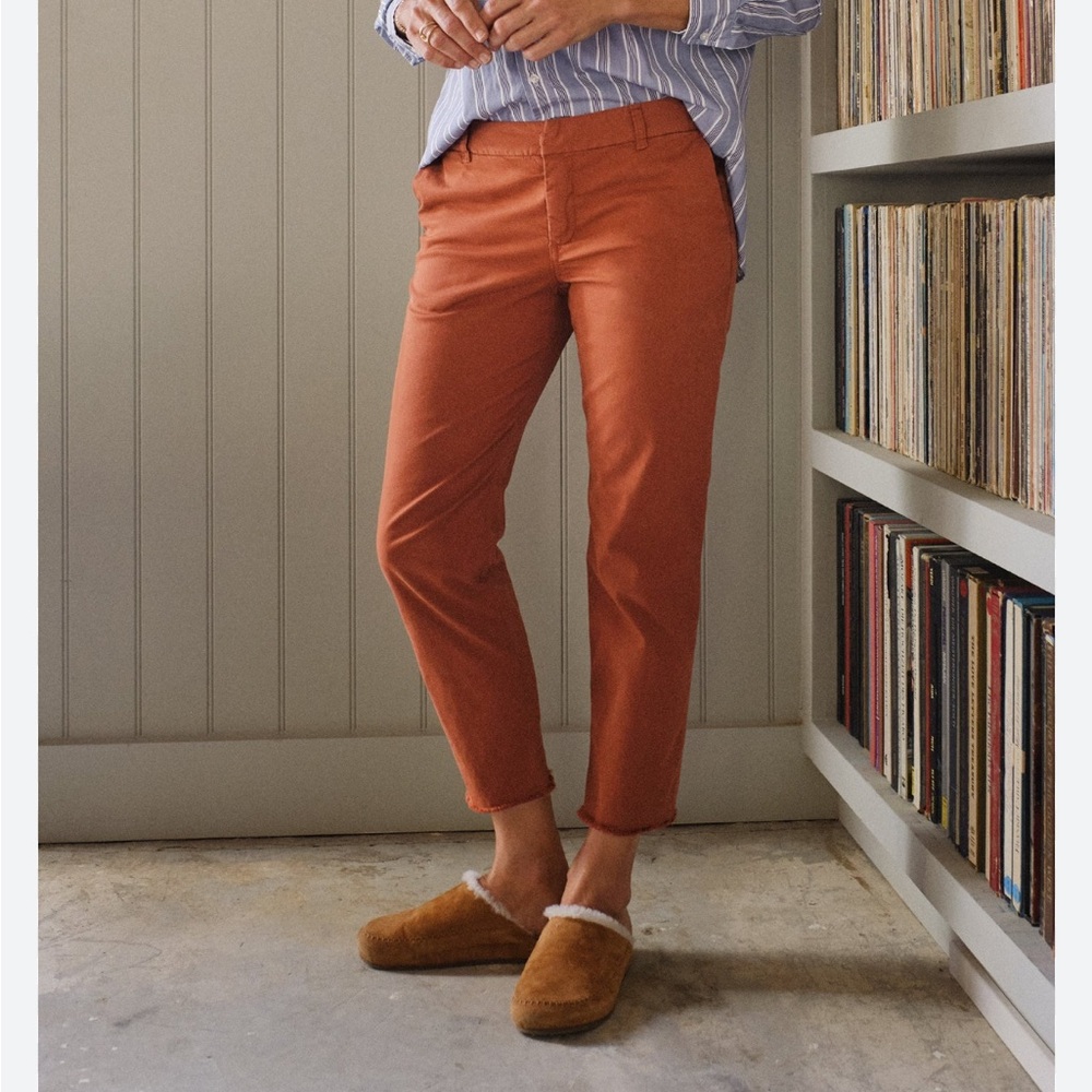 Frank & Eileen Wicklow Rust Chino size Medium